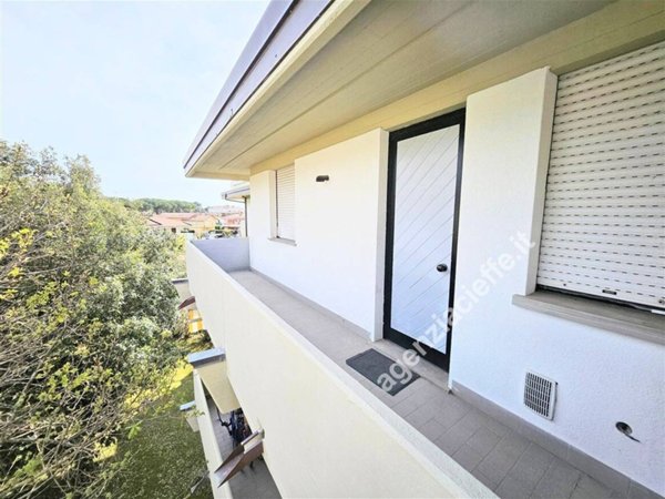 appartamento in vendita a Massa in zona Marina dei Ronchi