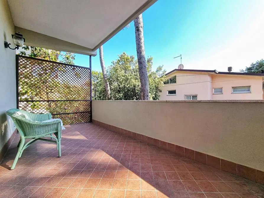 appartamento in vendita a Massa in zona Marina dei Ronchi