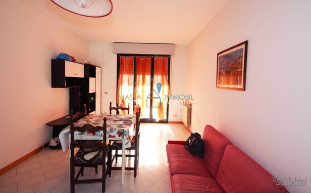 appartamento in vendita a Massa in zona Marina dei Ronchi