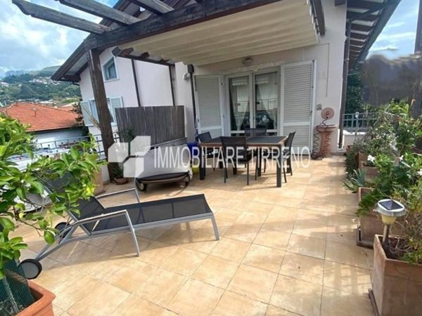 appartamento in vendita a Massa in zona Centro Storico