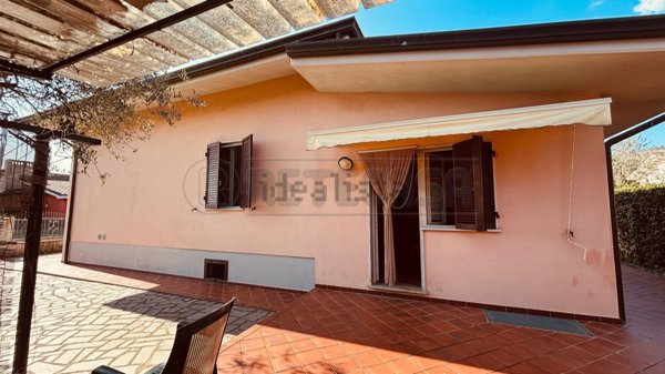 casa indipendente in vendita a Massa in zona Centro Storico