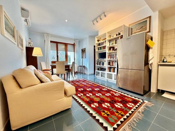 appartamento in vendita a Massa in zona Poveromo