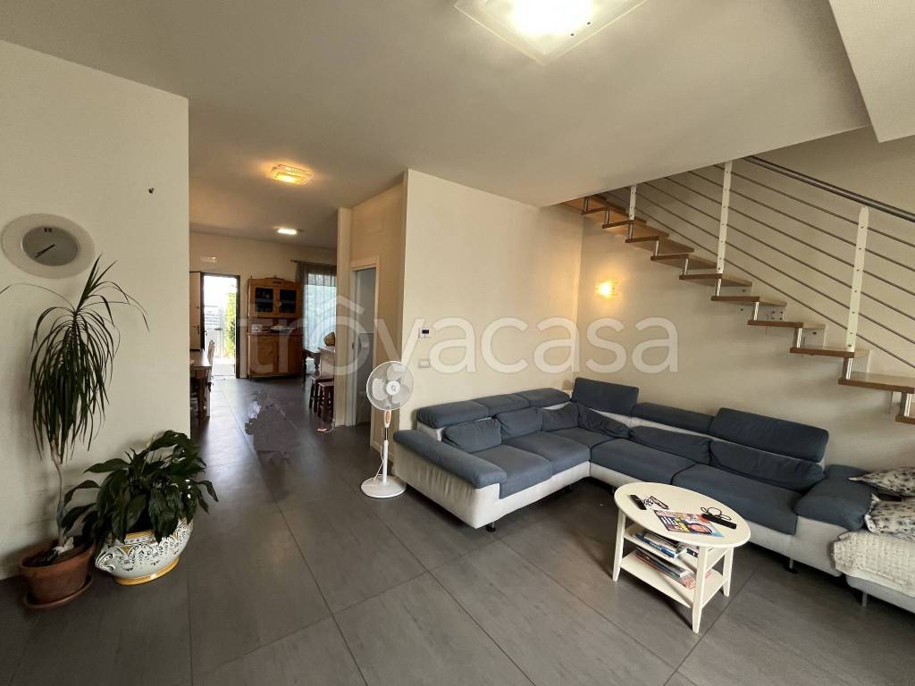 casa indipendente in vendita a Massa in zona Centro Storico