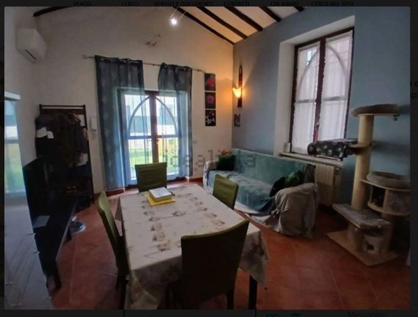 casa indipendente in vendita a Massa