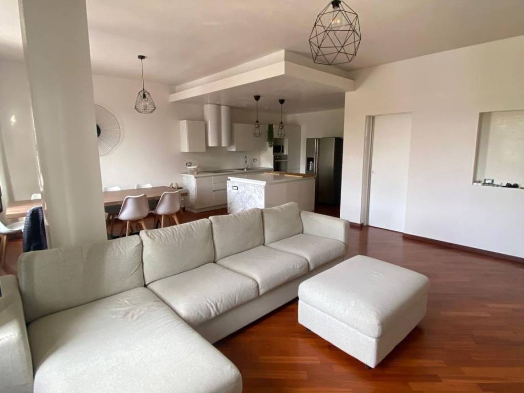 appartamento in vendita a Massa in zona Marina di Massa