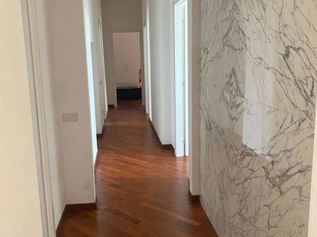 appartamento in vendita a Massa in zona Marina di Massa