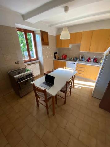 appartamento in vendita a Massa in zona Castagnola