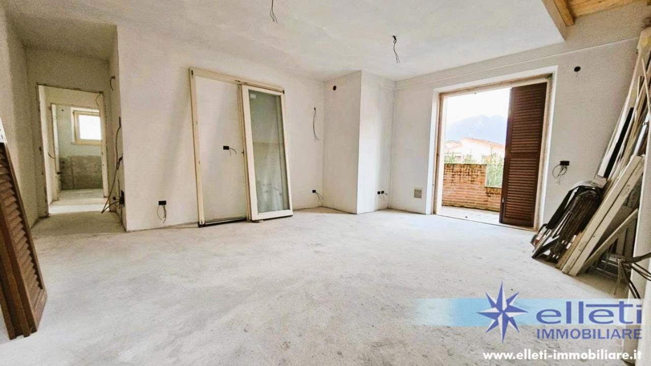 appartamento in vendita a Massa in zona Marina di Massa