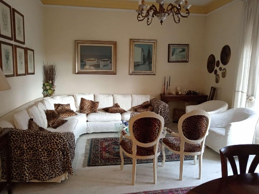 appartamento in vendita a Massa in zona Marina di Massa