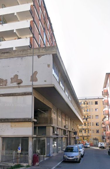 locale di sgombero in vendita a Massa in zona Centro Storico