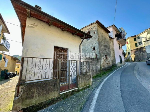 casa indipendente in vendita a Massa in zona Mirteto