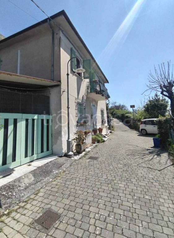 appartamento in vendita a Massa in zona Centro Storico
