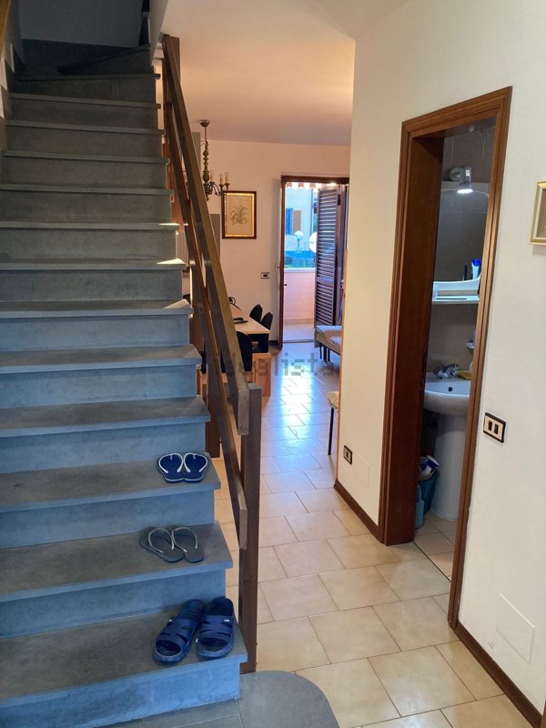 casa indipendente in vendita a Massa in zona Marina di Massa