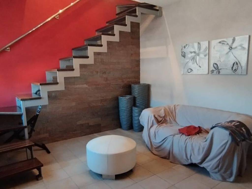 appartamento in vendita a Massa in zona Castagnola