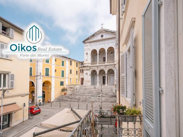 appartamento in vendita a Massa in zona Centro Storico