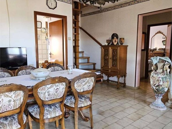 appartamento in vendita a Massa in zona Marina di Massa