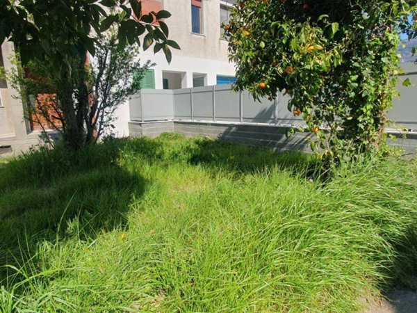 appartamento in vendita a Massa in zona Castagnola