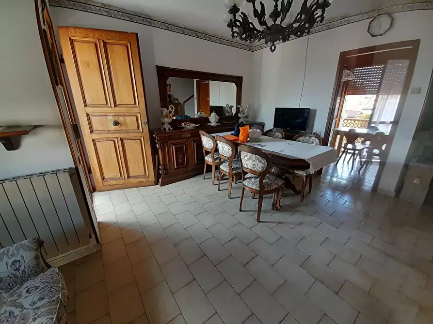 appartamento in vendita a Massa in zona Marina di Massa