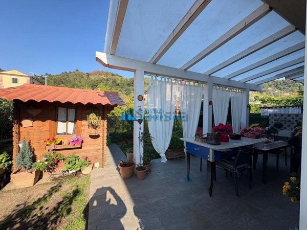 casa indipendente in vendita a Massa in zona Centro Storico