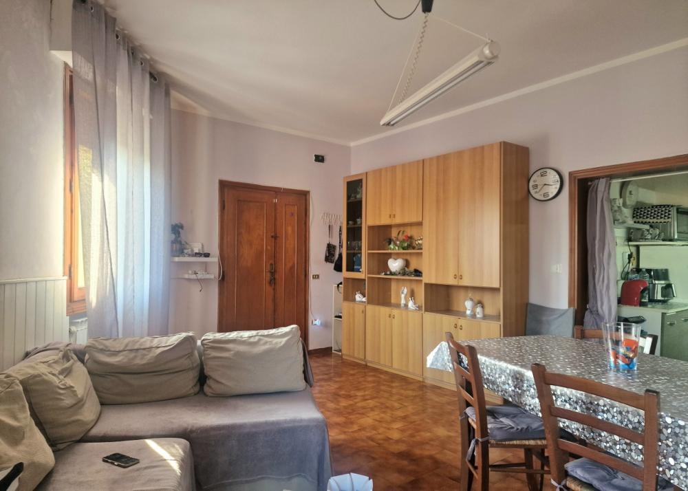 appartamento in vendita a Massa in zona Marina di Massa