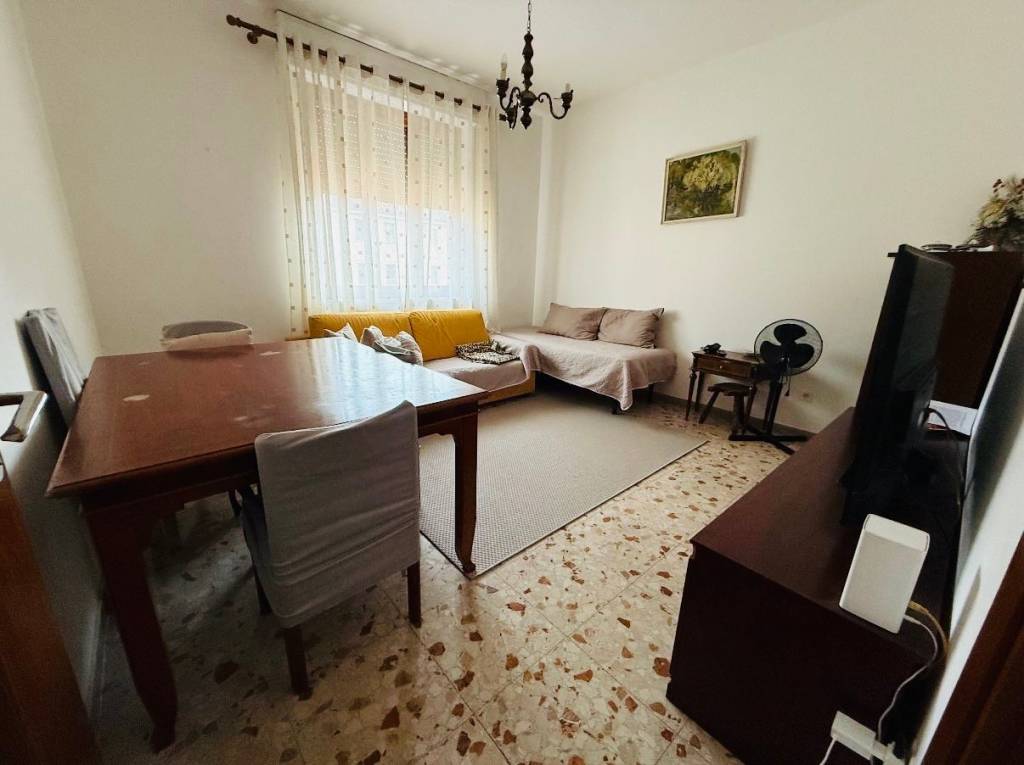 appartamento in vendita a Massa in zona Centro Storico