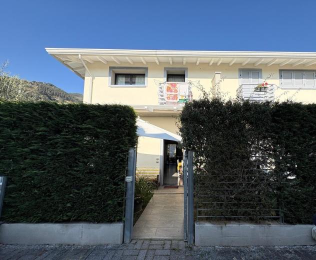 casa indipendente in vendita a Massa in zona Centro Storico