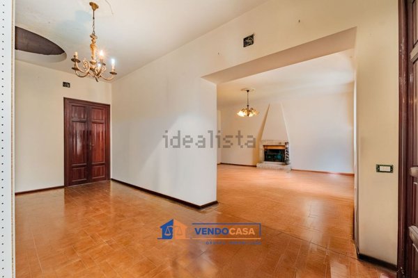 appartamento in vendita a Massa in zona Centro Storico