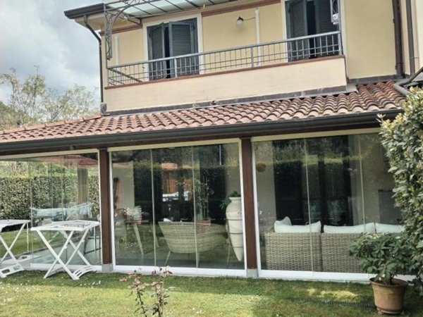 casa indipendente in vendita a Massa in zona Mirteto
