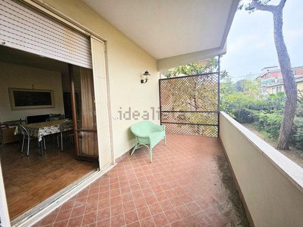 appartamento in vendita a Massa in zona Marina dei Ronchi