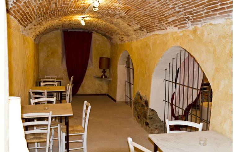 negozio in vendita a Massa in zona Centro Storico