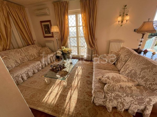 appartamento in vendita a Massa in zona Centro Storico