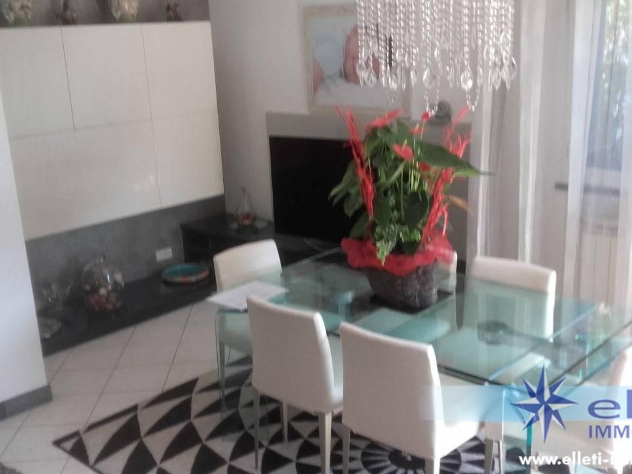 appartamento in vendita a Massa in zona Centro Storico