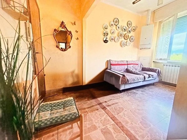 appartamento in vendita a Massa in zona Marina di Massa