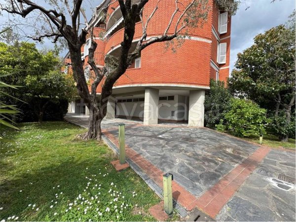 appartamento in vendita a Massa in zona Centro Storico