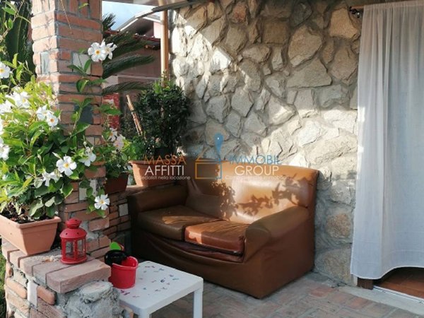 casa indipendente in vendita a Massa