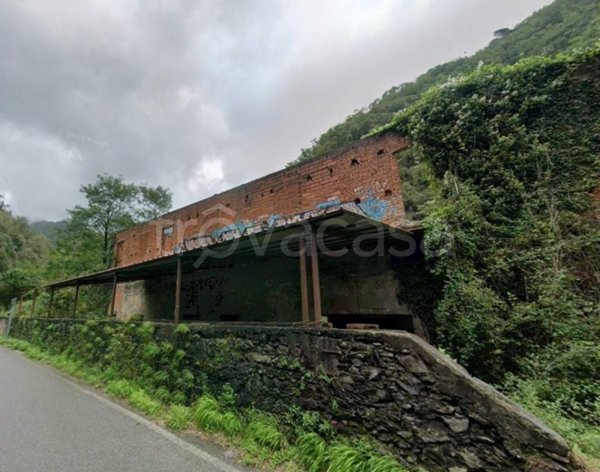 locale commerciale in vendita a Massa in zona Antona