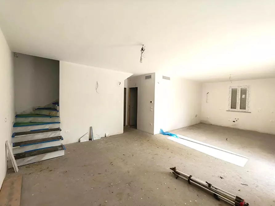 casa indipendente in vendita a Massa in zona Marina di Massa