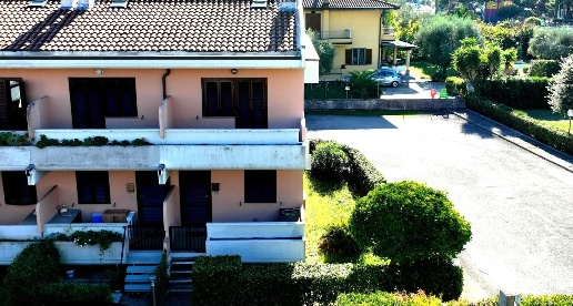 casa indipendente in vendita a Massa in zona Marina di Massa