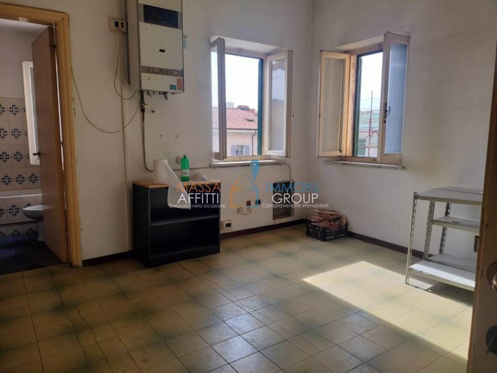 appartamento in vendita a Massa in zona Centro Storico