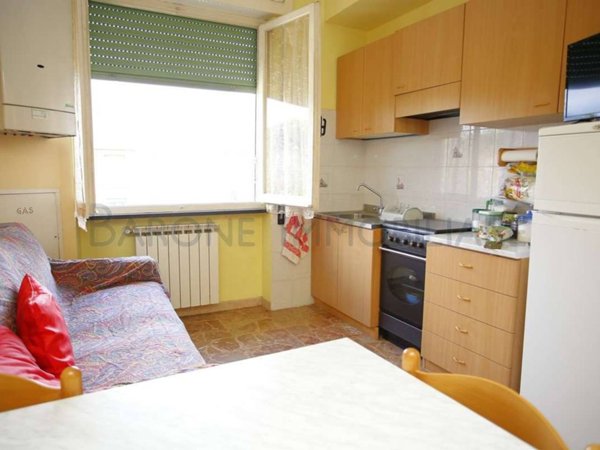 appartamento in vendita a Massa in zona Marina di Massa