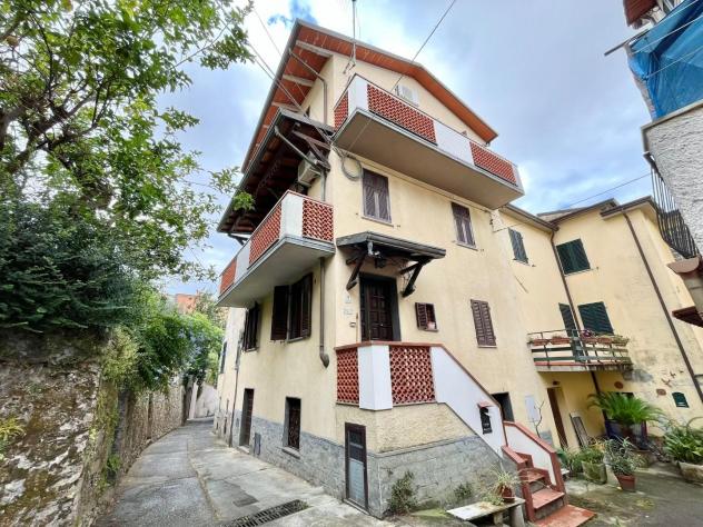 casa indipendente in vendita a Massa in zona Centro Storico