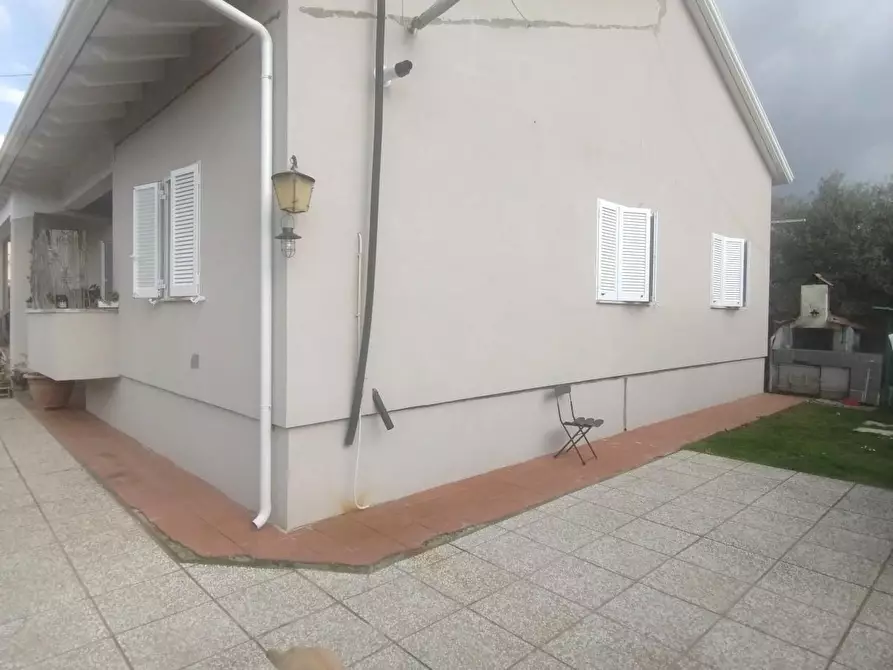 casa indipendente in vendita a Massa in zona Castagnola