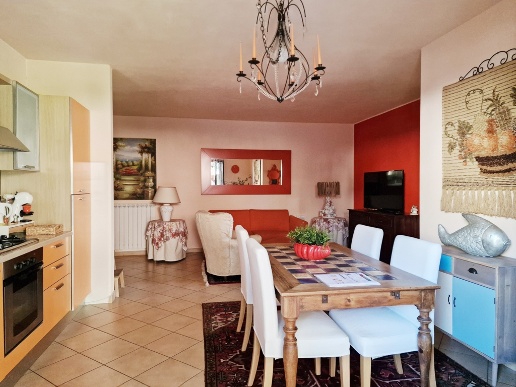 appartamento in vendita a Massa in zona Marina di Massa