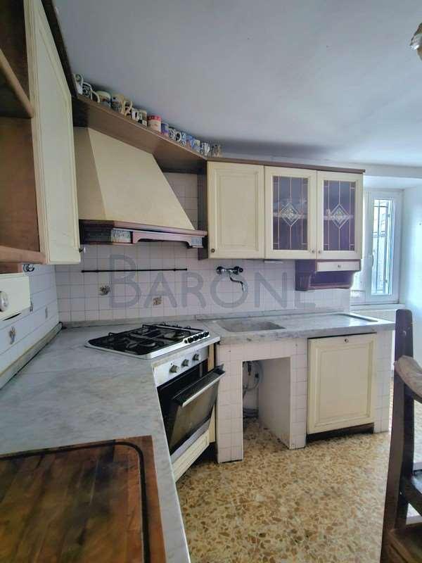 appartamento in vendita a Massa in zona Mirteto