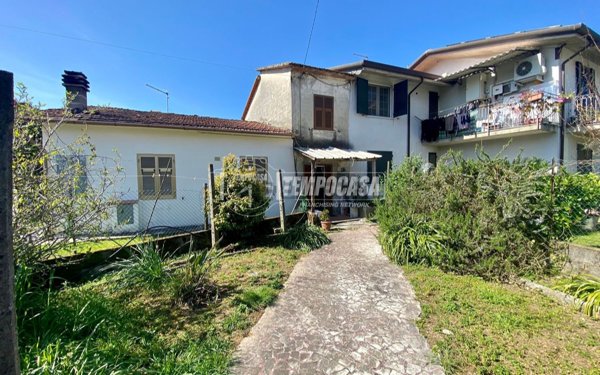 quadrivano in vendita a Massa