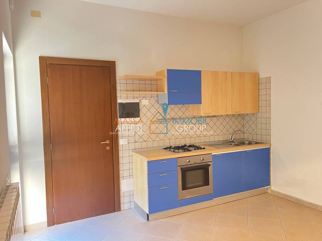 appartamento in vendita a Massa in zona Centro Storico