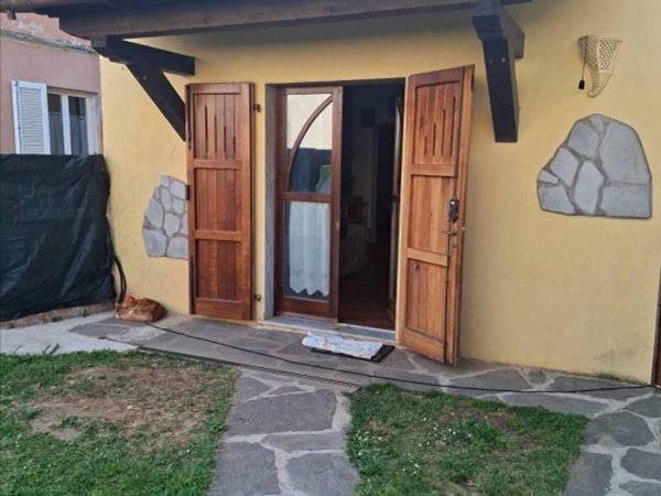 casa indipendente in vendita a Massa in zona Centro Storico