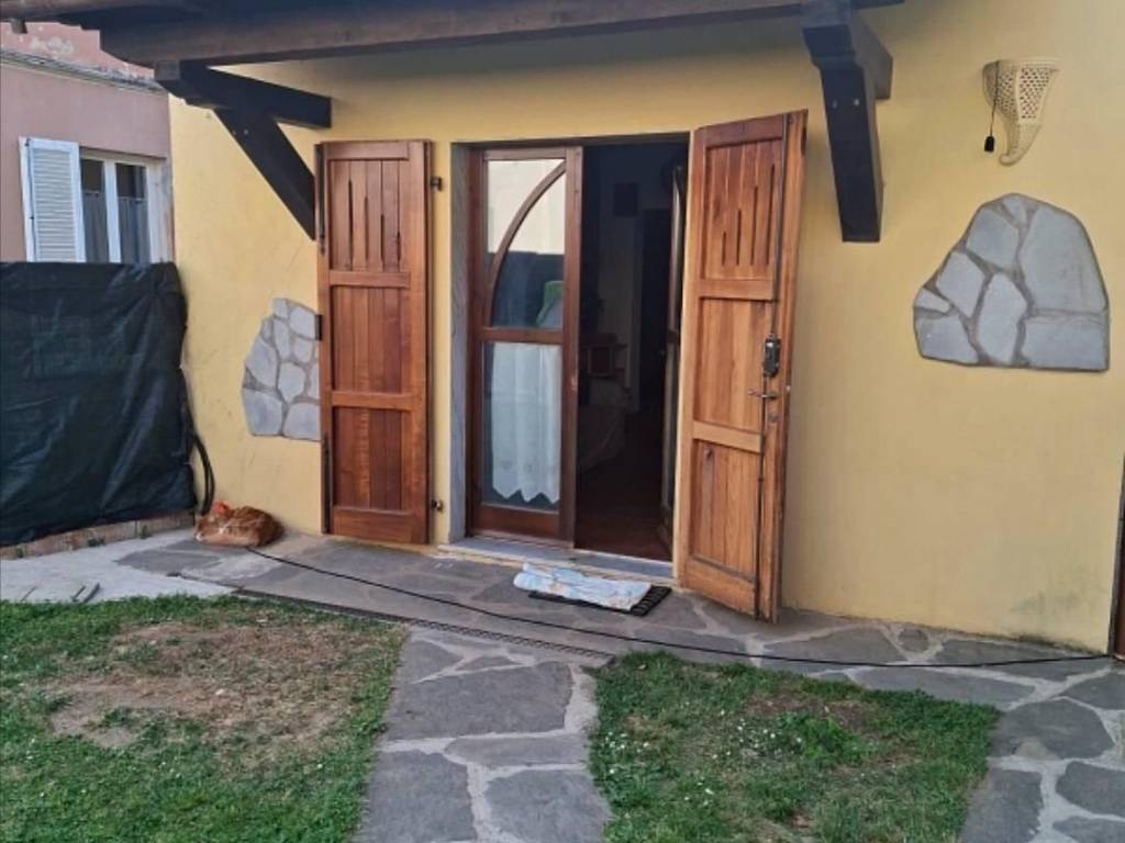 casa indipendente in vendita a Massa in zona Centro Storico