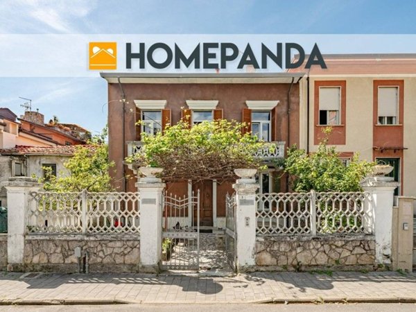 casa indipendente in vendita a Massa in zona Centro Storico