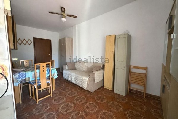 appartamento in vendita a Massa in zona Marina di Massa